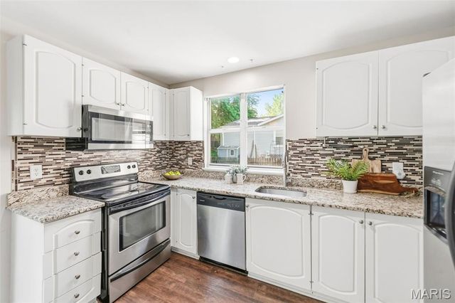 1316 Whispering Ridge Lane, St Peters, MO 63376