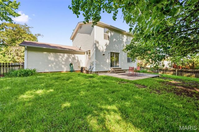 1316 Whispering Ridge Lane, St Peters, MO 63376