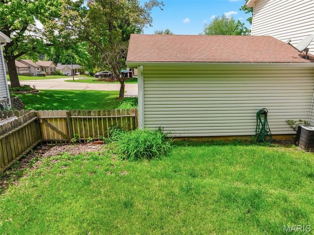 1316 Whispering Ridge Lane, St Peters, MO 63376