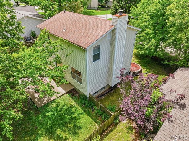1316 Whispering Ridge Lane, St Peters, MO 63376