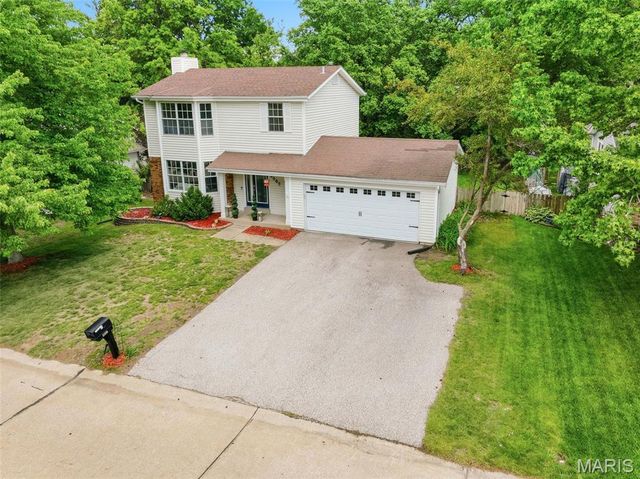 1316 Whispering Ridge Lane, St Peters, MO 63376