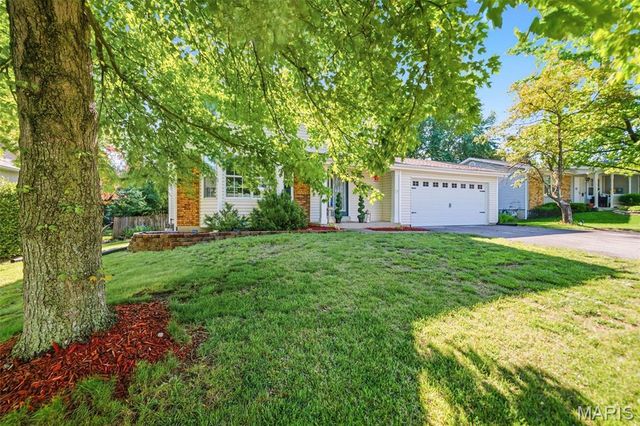 1316 Whispering Ridge Lane, St Peters, MO 63376
