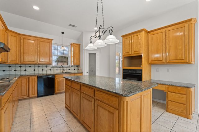 2521 Pecan Springs Road, Cleburne, TX 76031