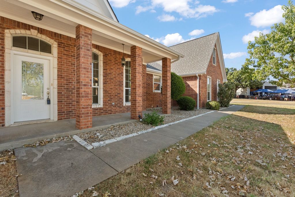 2521 Pecan Springs Road, Cleburne, TX 76031 — photo 2