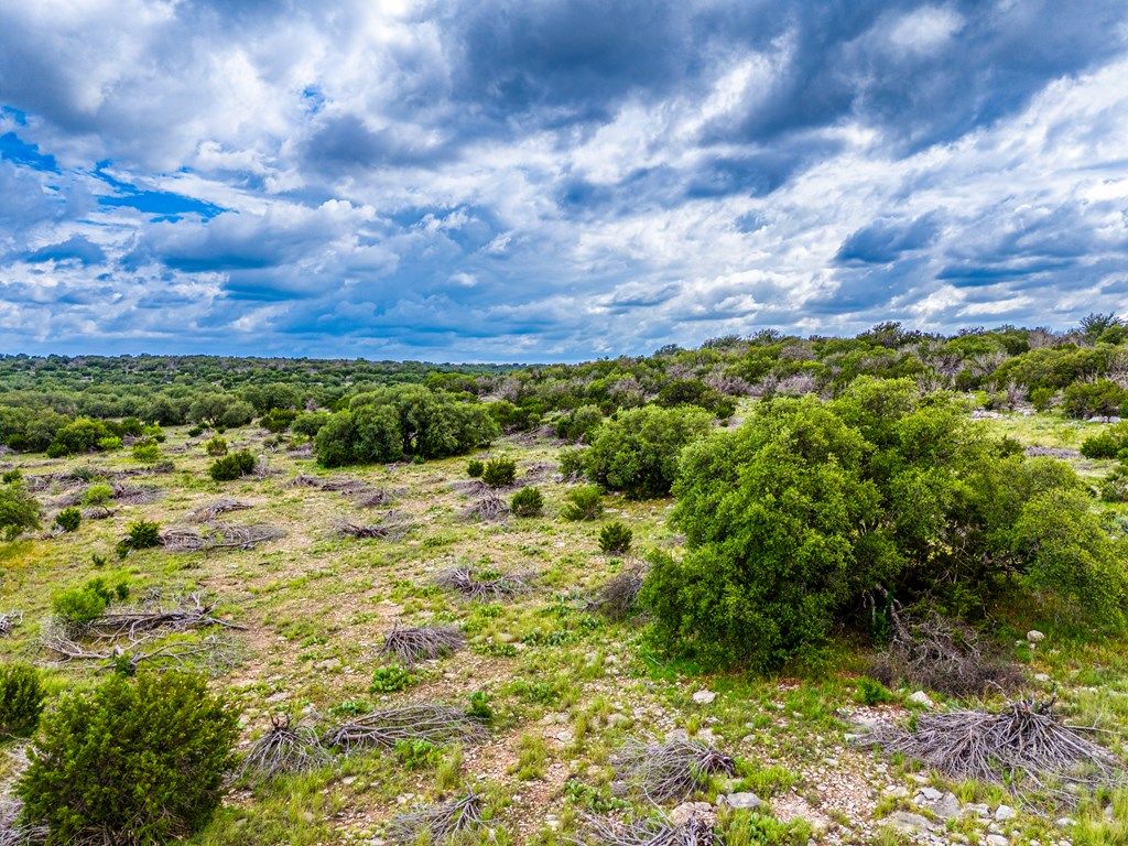 Image 3 of property listing at 0000 Private Rd, Sonora, TX 76950
