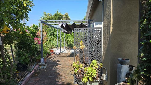 1018 La Presa Drive, Pasadena, CA 91107