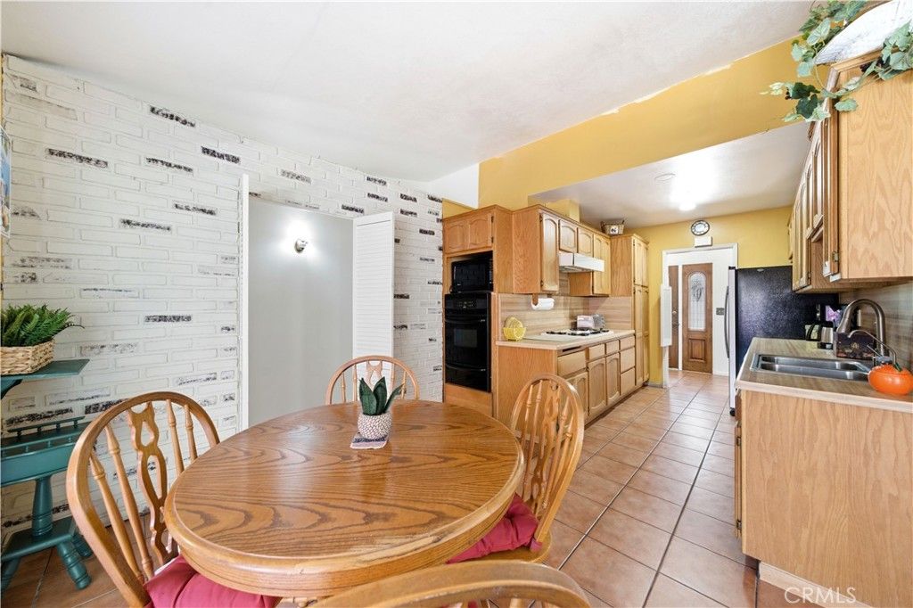Image 9 of property listing at 10007 Bogardus Avenue, Whittier, CA 90603
