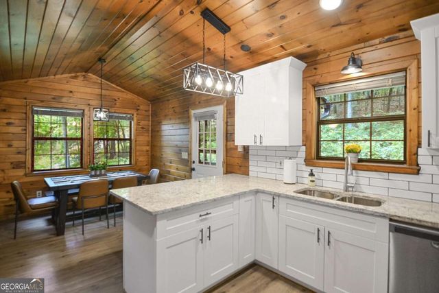 136 Fox Run Drive, Blue Ridge, GA 30513