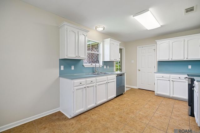 32340 Avants Rd, Walker, LA 70785