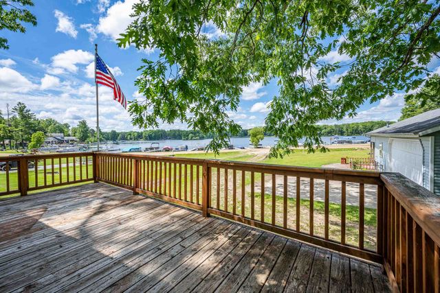 1276 E Long Lake Road, Harrison, MI 48625