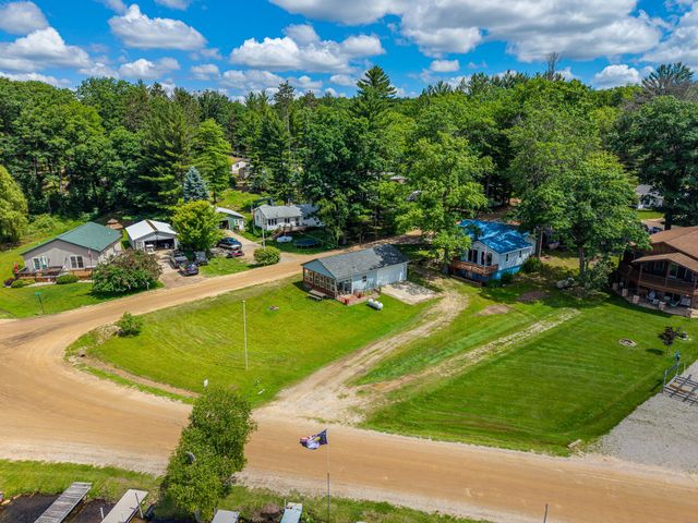 1276 E Long Lake Road, Harrison, MI 48625