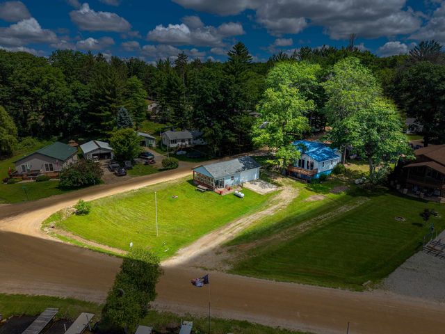 1276 E Long Lake Road, Harrison, MI 48625