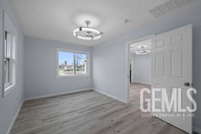 137 S South King Street, Bakersfield, CA 93305