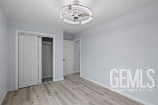 137 S South King Street, Bakersfield, CA 93305