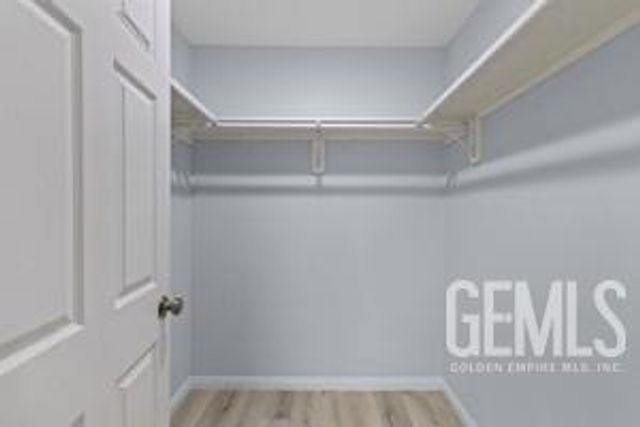 137 S South King Street, Bakersfield, CA 93305