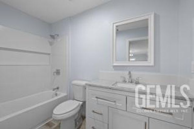 137 S South King Street, Bakersfield, CA 93305