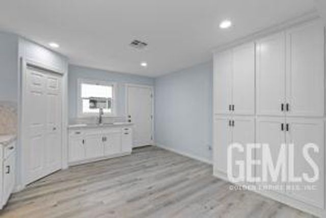 137 S South King Street, Bakersfield, CA 93305