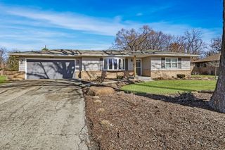 17528 Woodbrook Lane, Lockport, IL 60441