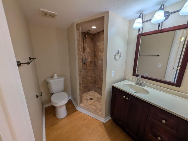 150 Pineview Road Apt E6, Jupiter, FL 33469