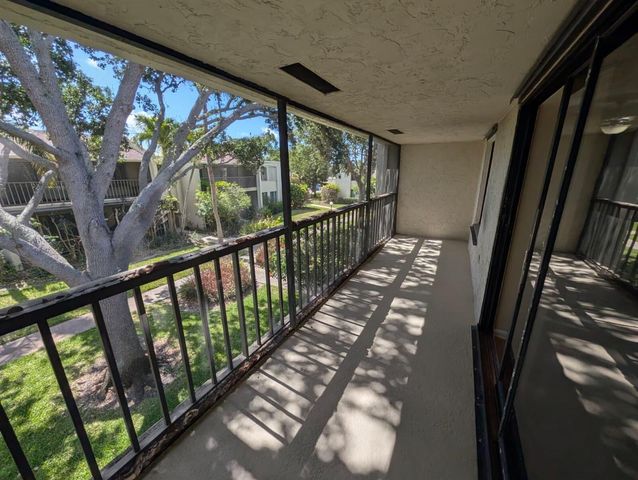 150 Pineview Road Apt E6, Jupiter, FL 33469