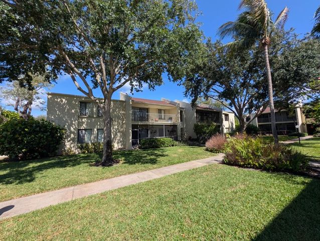150 Pineview Road Apt E6, Jupiter, FL 33469