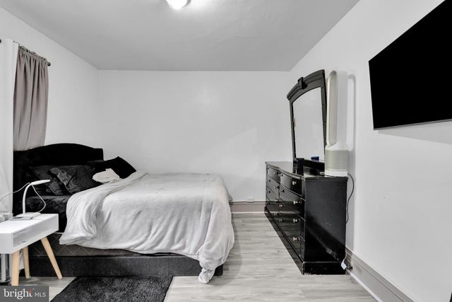 1043 W NESQUEHONING ST, Easton, PA 18042