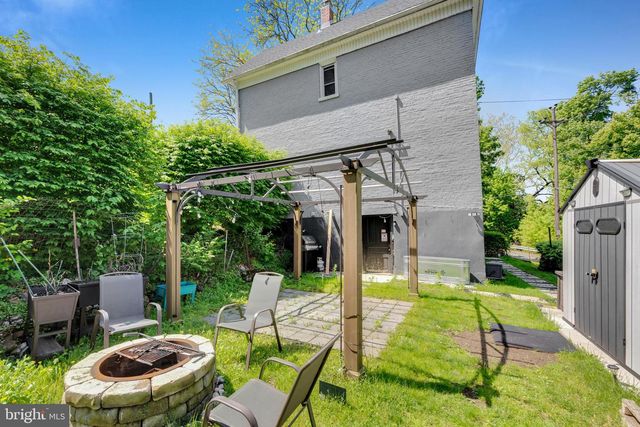 1043 W NESQUEHONING ST, Easton, PA 18042