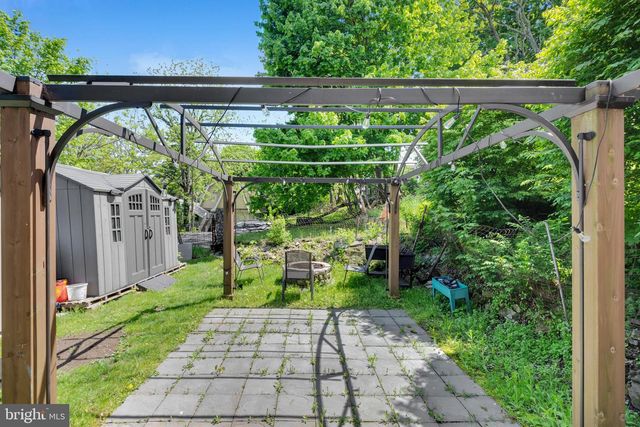 1043 W NESQUEHONING ST, Easton, PA 18042