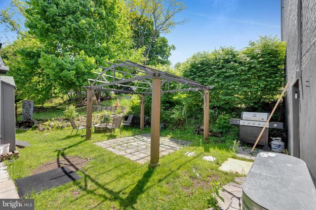 1043 W NESQUEHONING ST, Easton, PA 18042