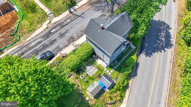 1043 W NESQUEHONING ST, Easton, PA 18042