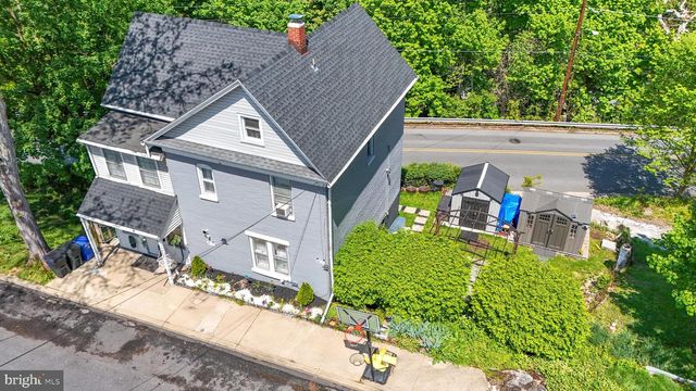 1043 W NESQUEHONING ST, Easton, PA 18042