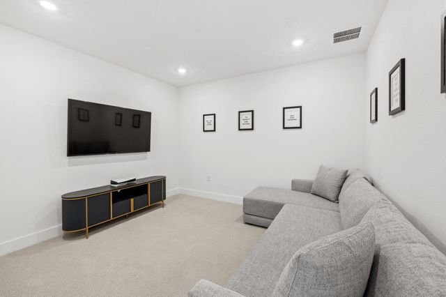 8600 Lefrak DR, Austin, TX 78744