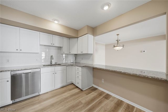 762 Hunters Trail, Akron, OH 44313