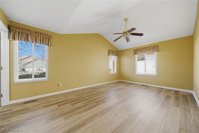 762 Hunters Trail, Akron, OH 44313