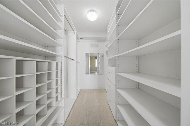 762 Hunters Trail, Akron, OH 44313