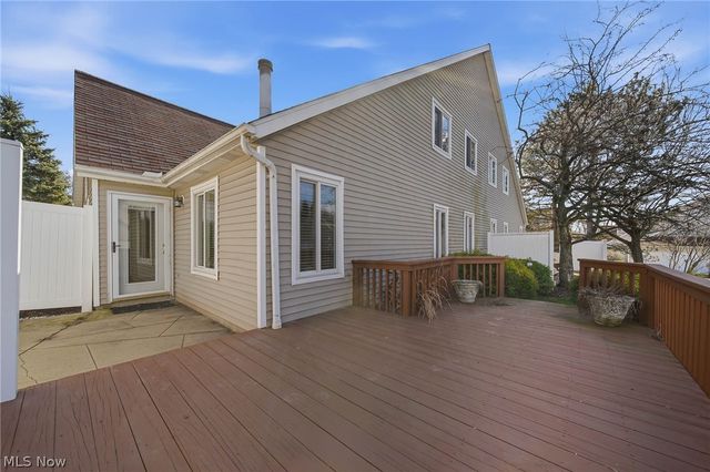 762 Hunters Trail, Akron, OH 44313