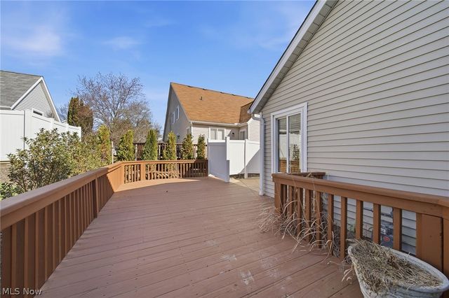 762 Hunters Trail, Akron, OH 44313