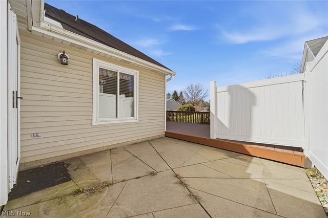 762 Hunters Trail, Akron, OH 44313