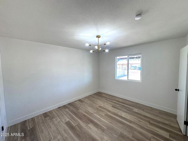 3137 W TURNEY Avenue, Phoenix, AZ 85017