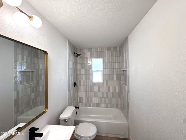 3137 W TURNEY Avenue, Phoenix, AZ 85017