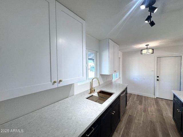 3137 W TURNEY Avenue, Phoenix, AZ 85017