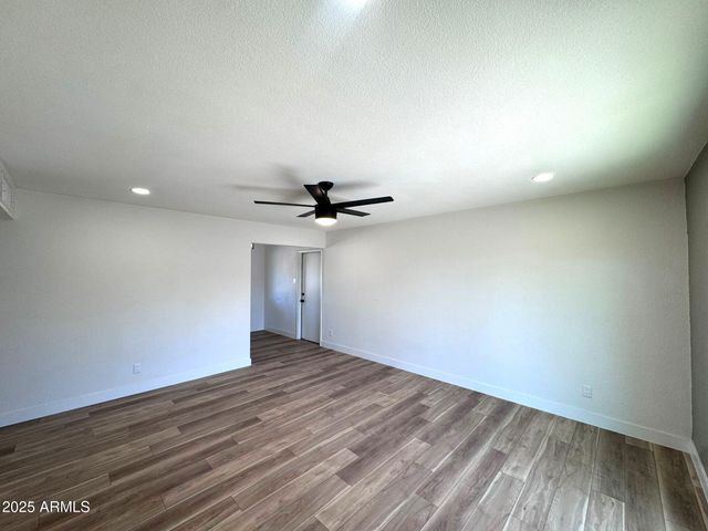 3137 W TURNEY Avenue, Phoenix, AZ 85017