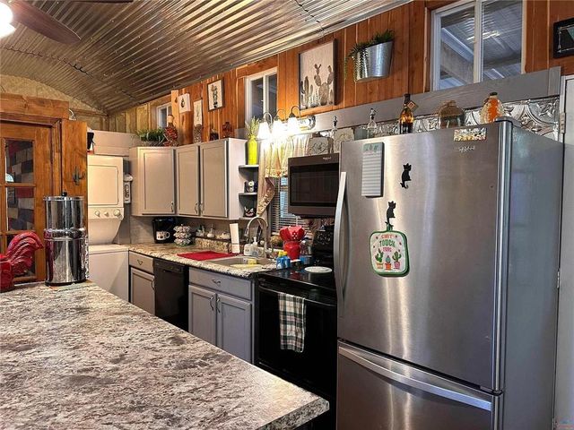 10910 Watchtower Lane, Warsaw, MO 65355