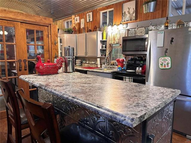 10910 Watchtower Lane, Warsaw, MO 65355