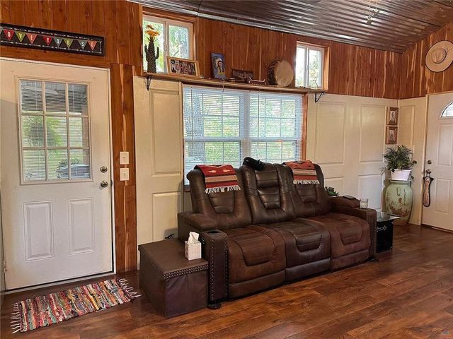 10910 Watchtower Lane, Warsaw, MO 65355