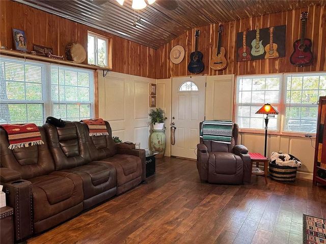 10910 Watchtower Lane, Warsaw, MO 65355