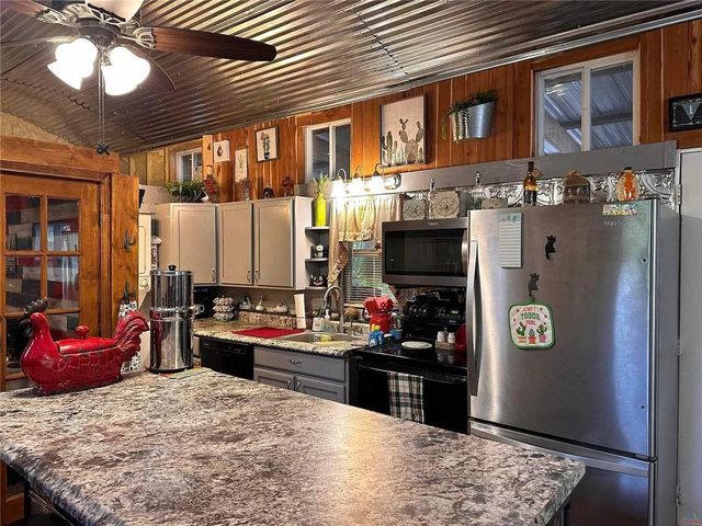 10910 Watchtower Lane, Warsaw, MO 65355