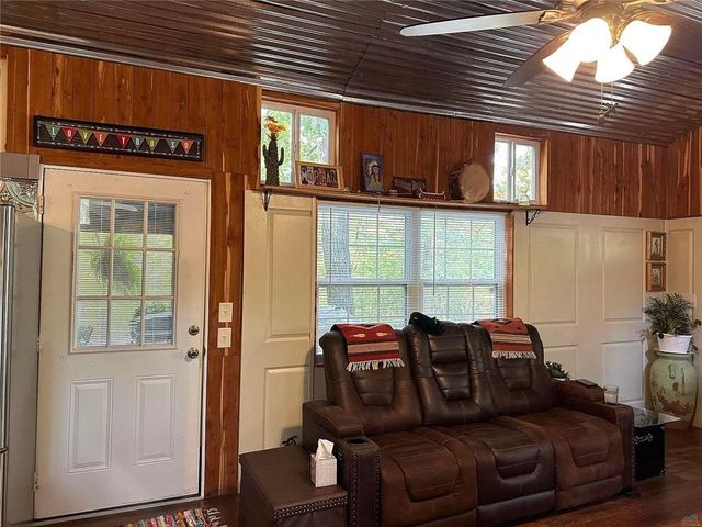 10910 Watchtower Lane, Warsaw, MO 65355