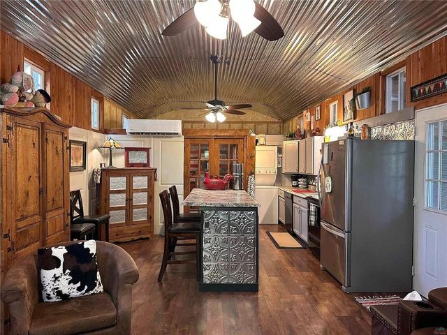 10910 Watchtower Lane, Warsaw, MO 65355