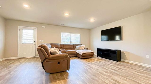 135 Jeannah Glen, South Fulton, GA 30291